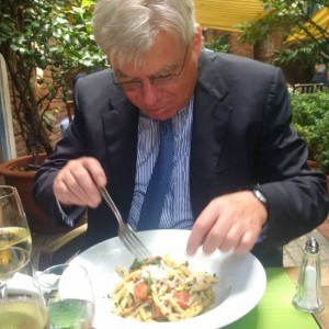 Schoeller richtet an: