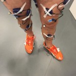 Die ersten Auflösungserscheinungen am Athleten. Die Kabel halten nicht. Haarige Sache!